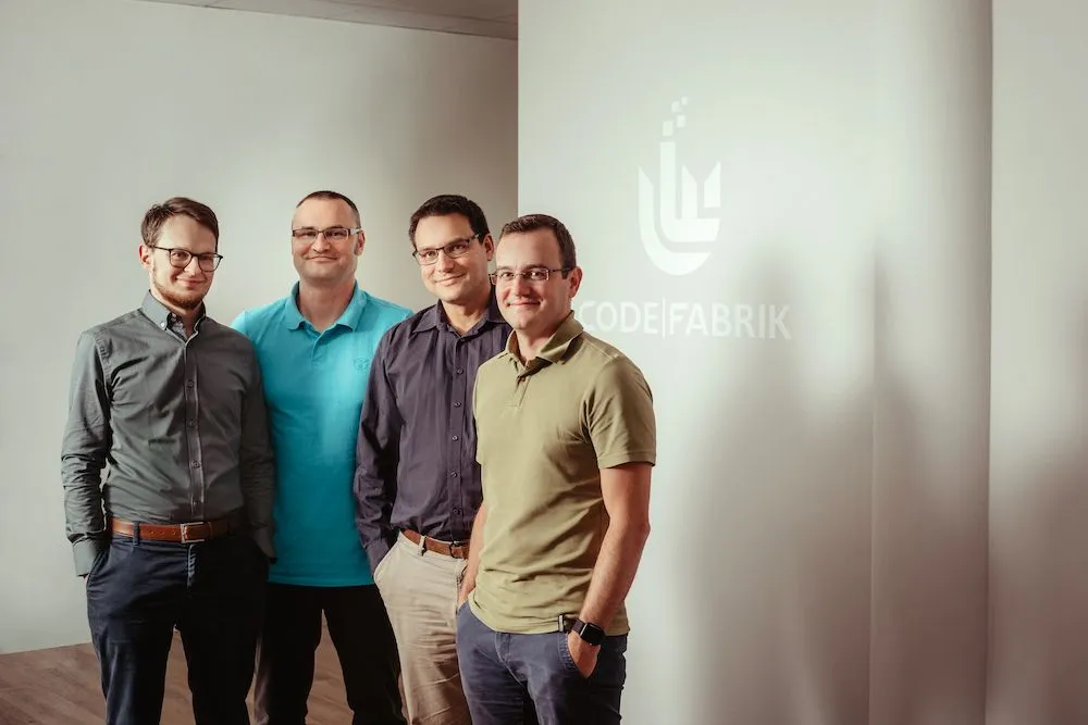 Ein Foto der Gründer der CodeFabrik GmbH