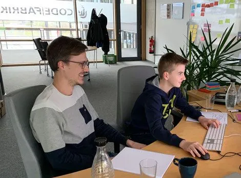 Entwickler Felix Seemann leitet Maxim an